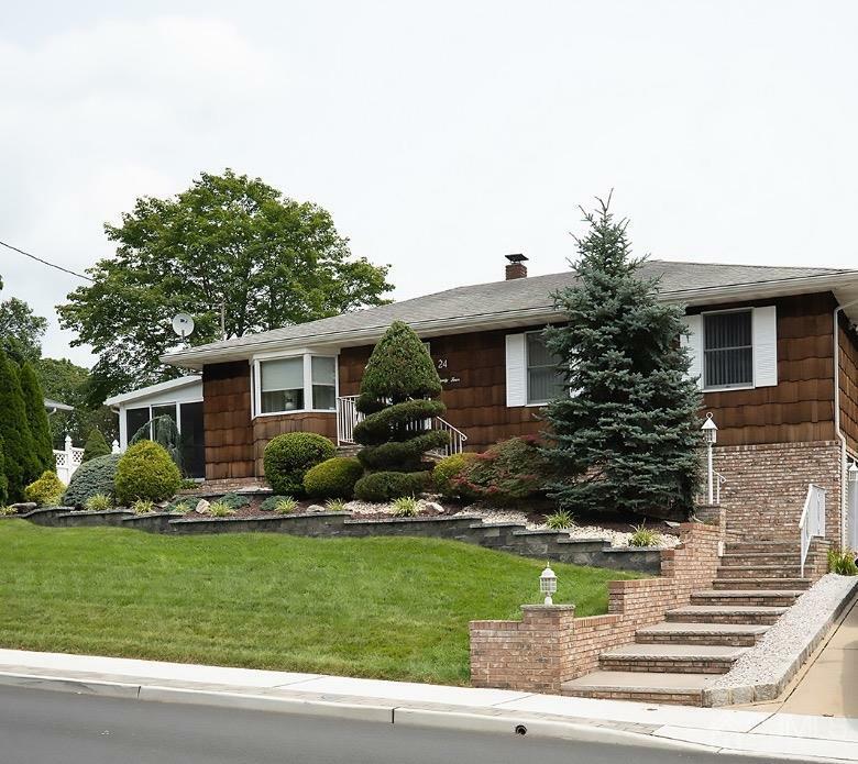 Property Photo:  24 S Minnisink Avenue  NJ 08872 