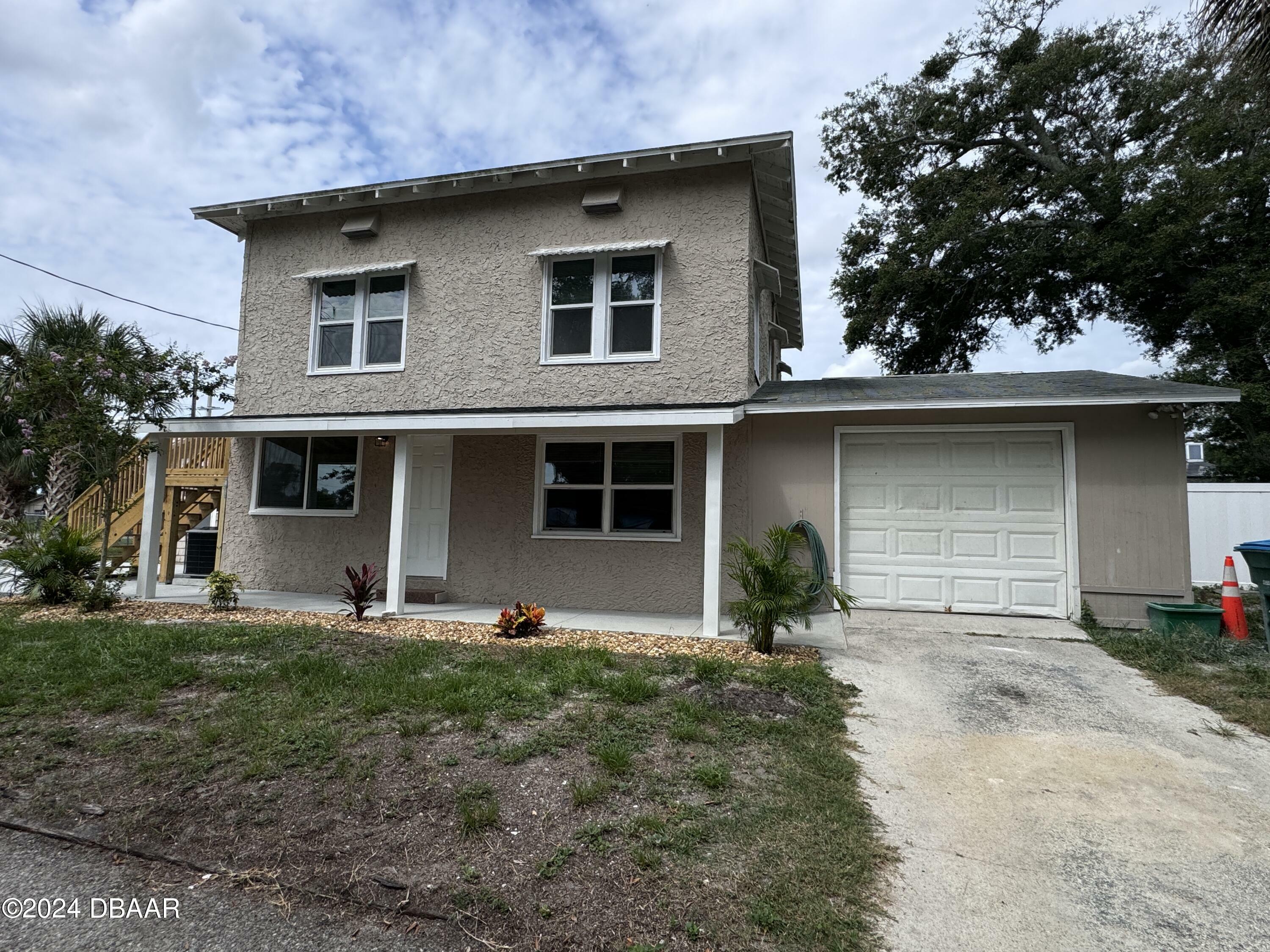 Property Photo:  1304 Holly Avenue  FL 32117 