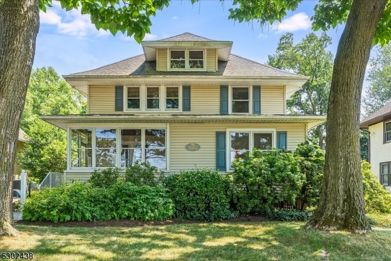 Property Photo:  577 S Maple Ave  NJ 07452 