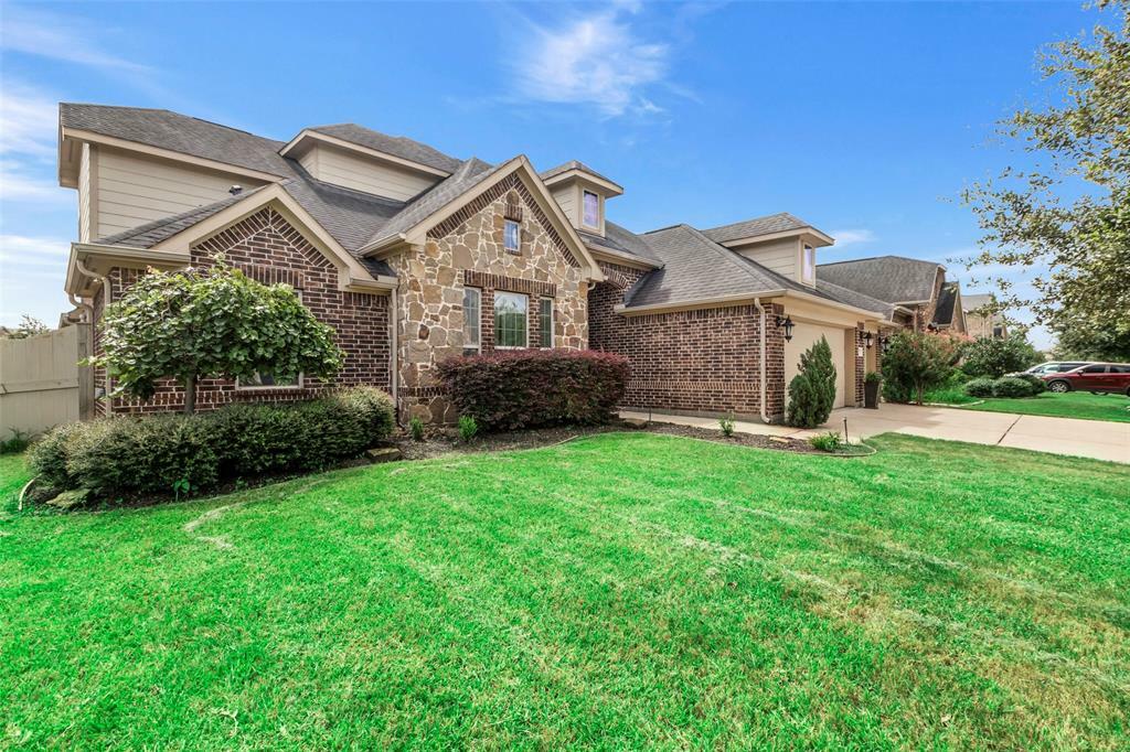 Property Photo:  506 Summer Oaks Court  TX 77469 