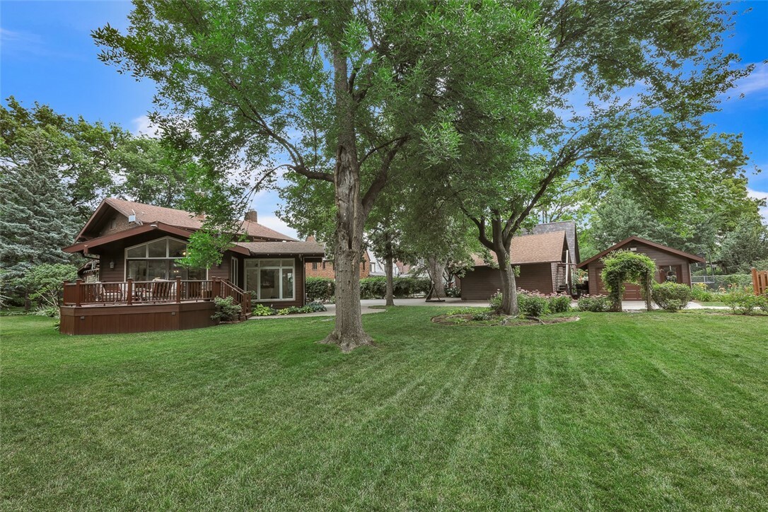 Property Photo:  1215 Main Street  IA 50219 