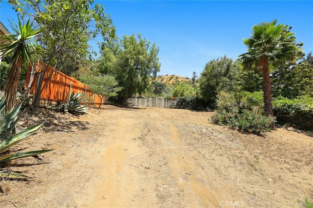 Property Photo:  811 Crescent Drive  CA 91016 