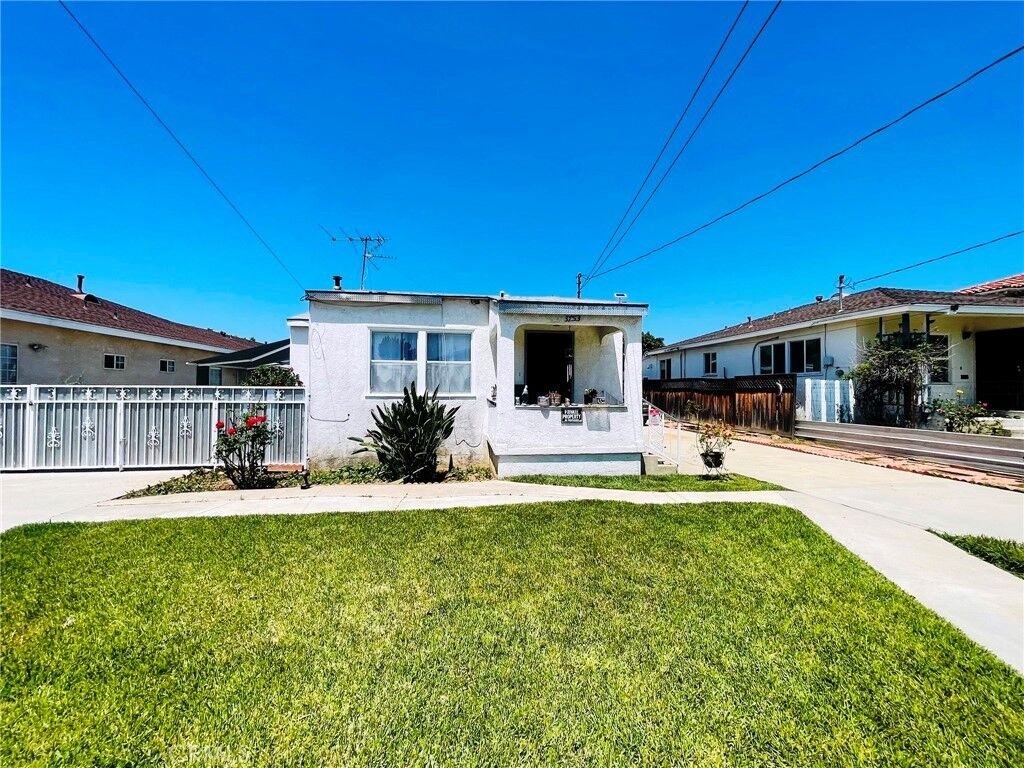 Property Photo: 3753 N Charlotte Avenue CA 91776