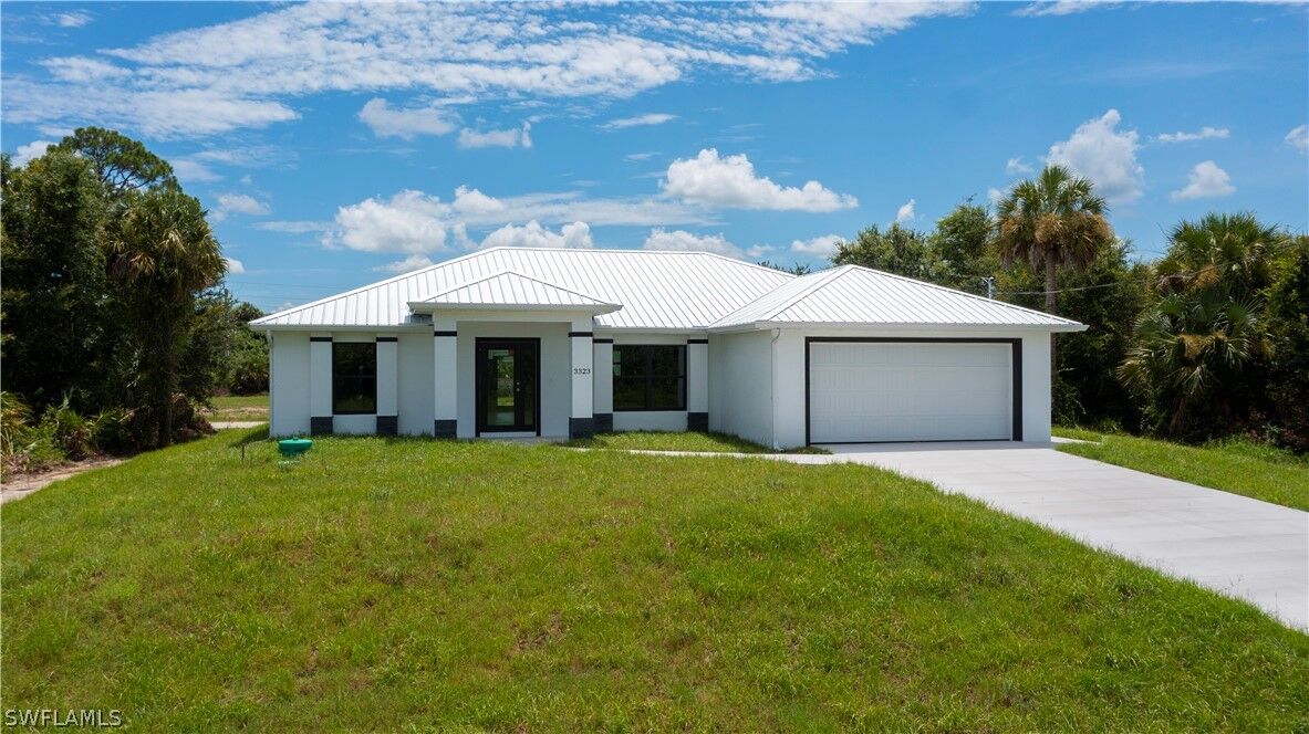 Property Photo: 3323 Clearview Circle FL 33935