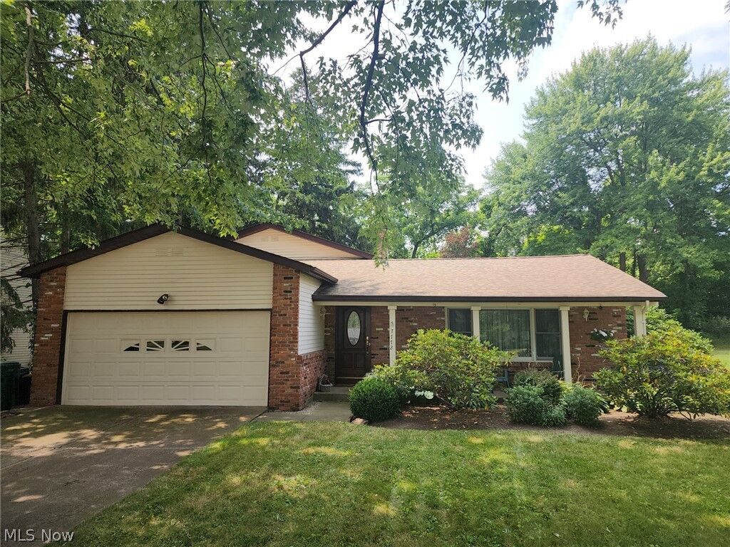 Property Photo:  7772 Hidden Hollow Drive  OH 44060 