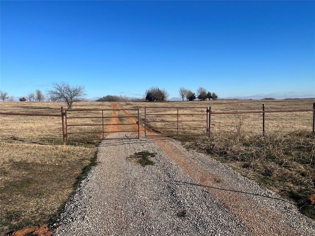 Property Photo:  0000 N 2880 Road  OK 73018 