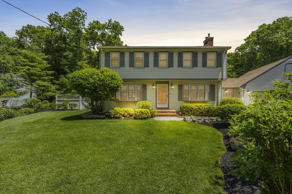 Property Photo:  19 Lantern Ln  MA 02048 