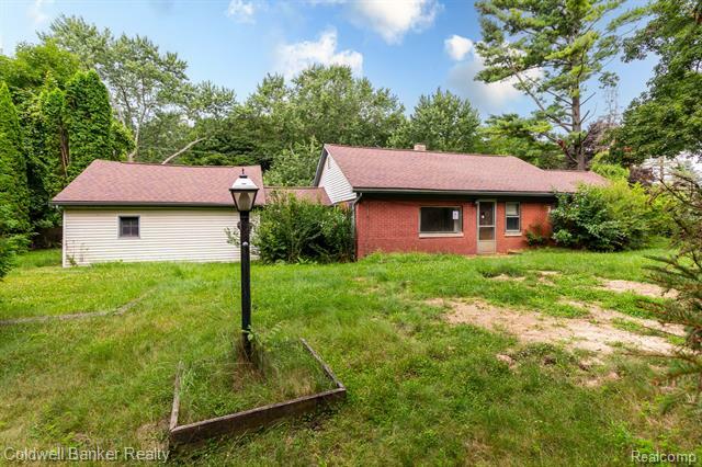 Property Photo:  1616 Winthrop Road  MI 48302 