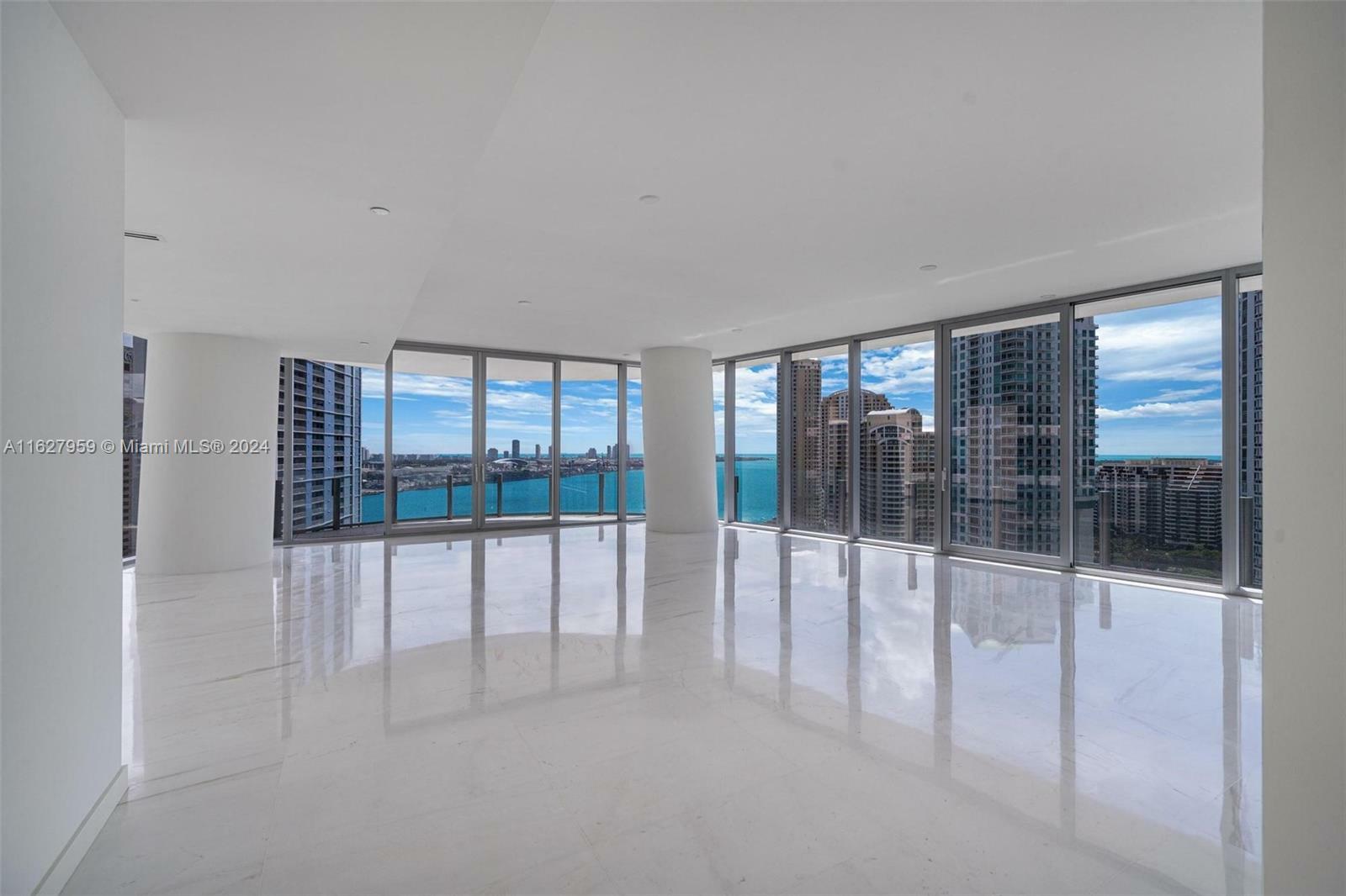 Property Photo:  300 Biscayne Blvd Way 2201  FL 33131 