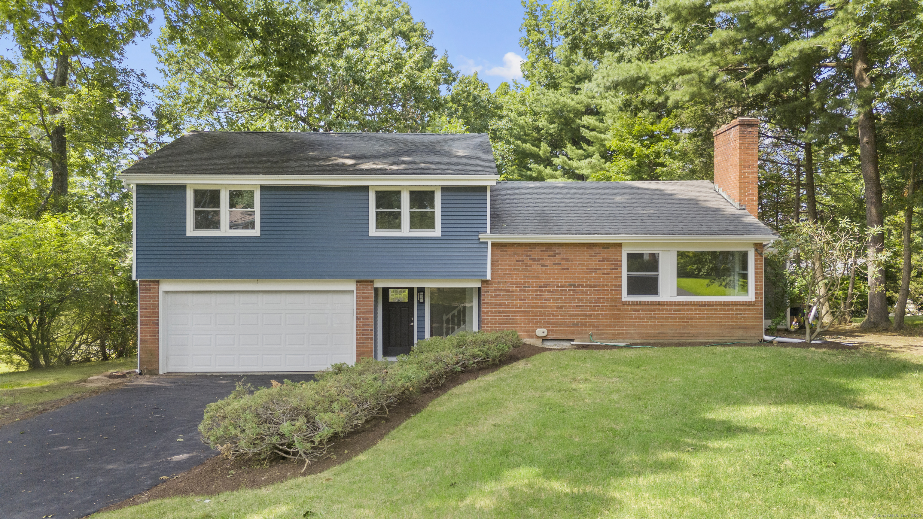 Property Photo:  30 Birch Hill Drive  CT 06107 