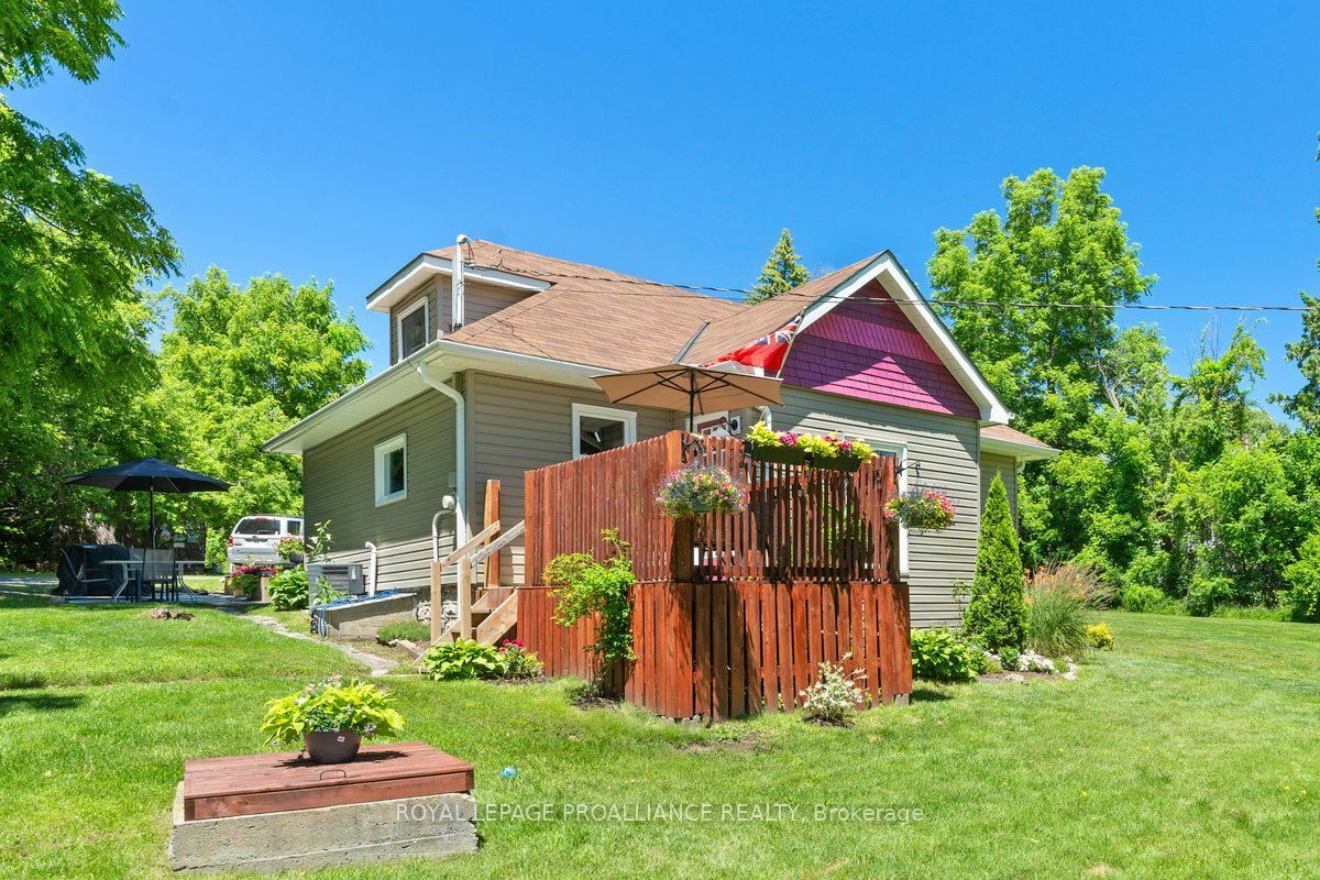 Property Photo:  585 Point Anne Rd  ON K8N 4Z4 