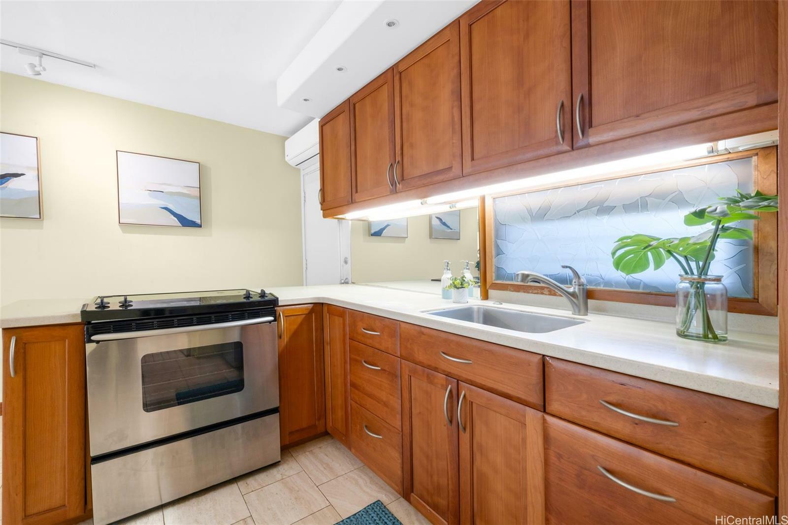 Property Photo:  1630 Makiki Street B101  HI 96822 