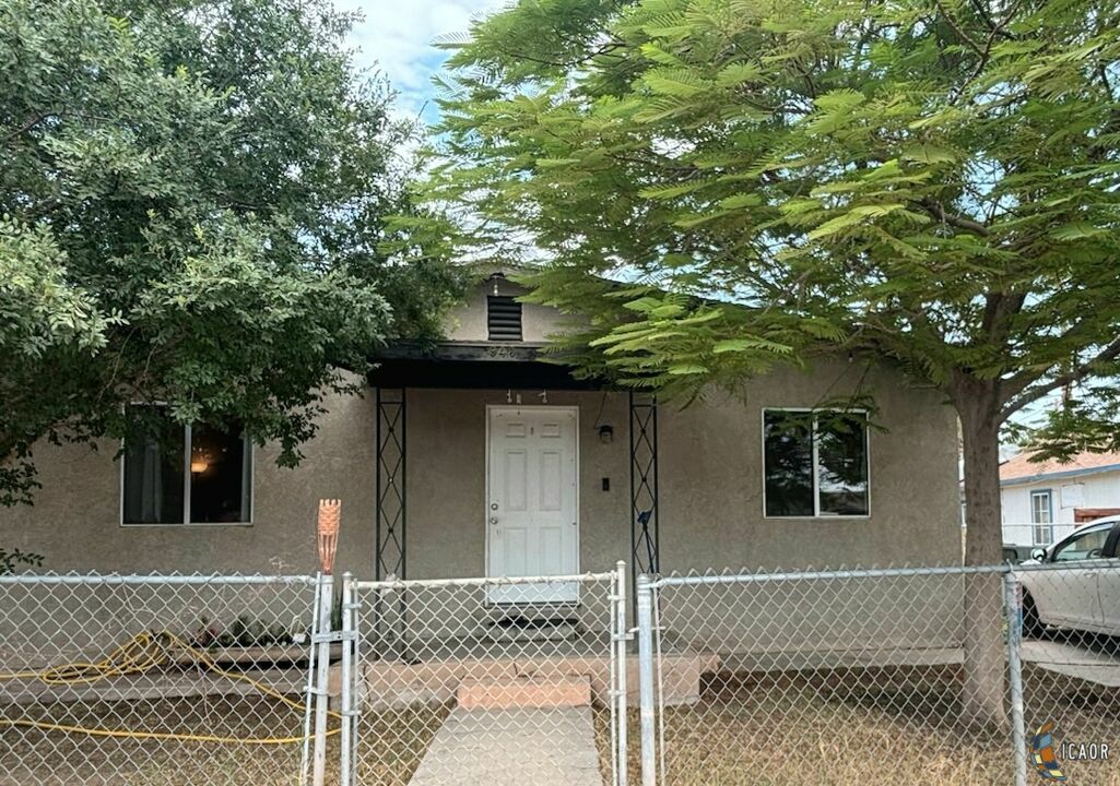 Property Photo:  943   J St  CA 92227 