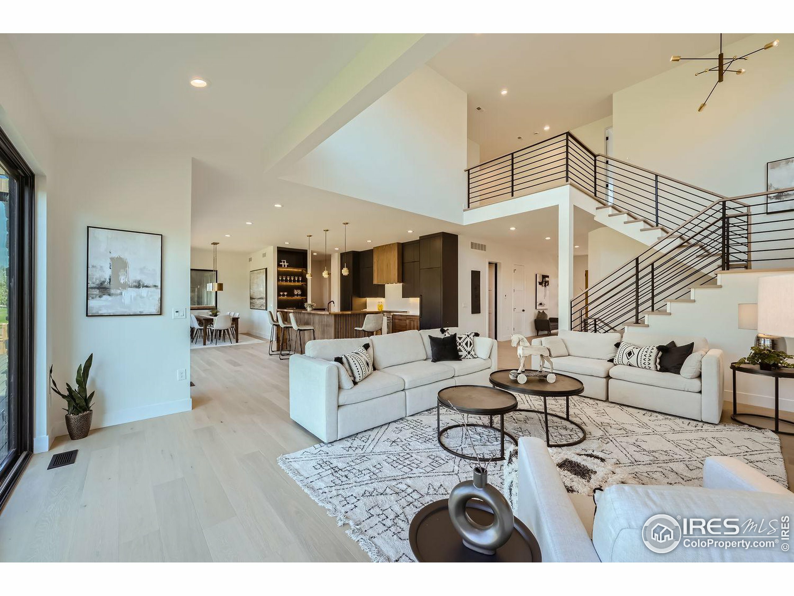 Property Photo: 923 Saint Andrews Ln CO 80027