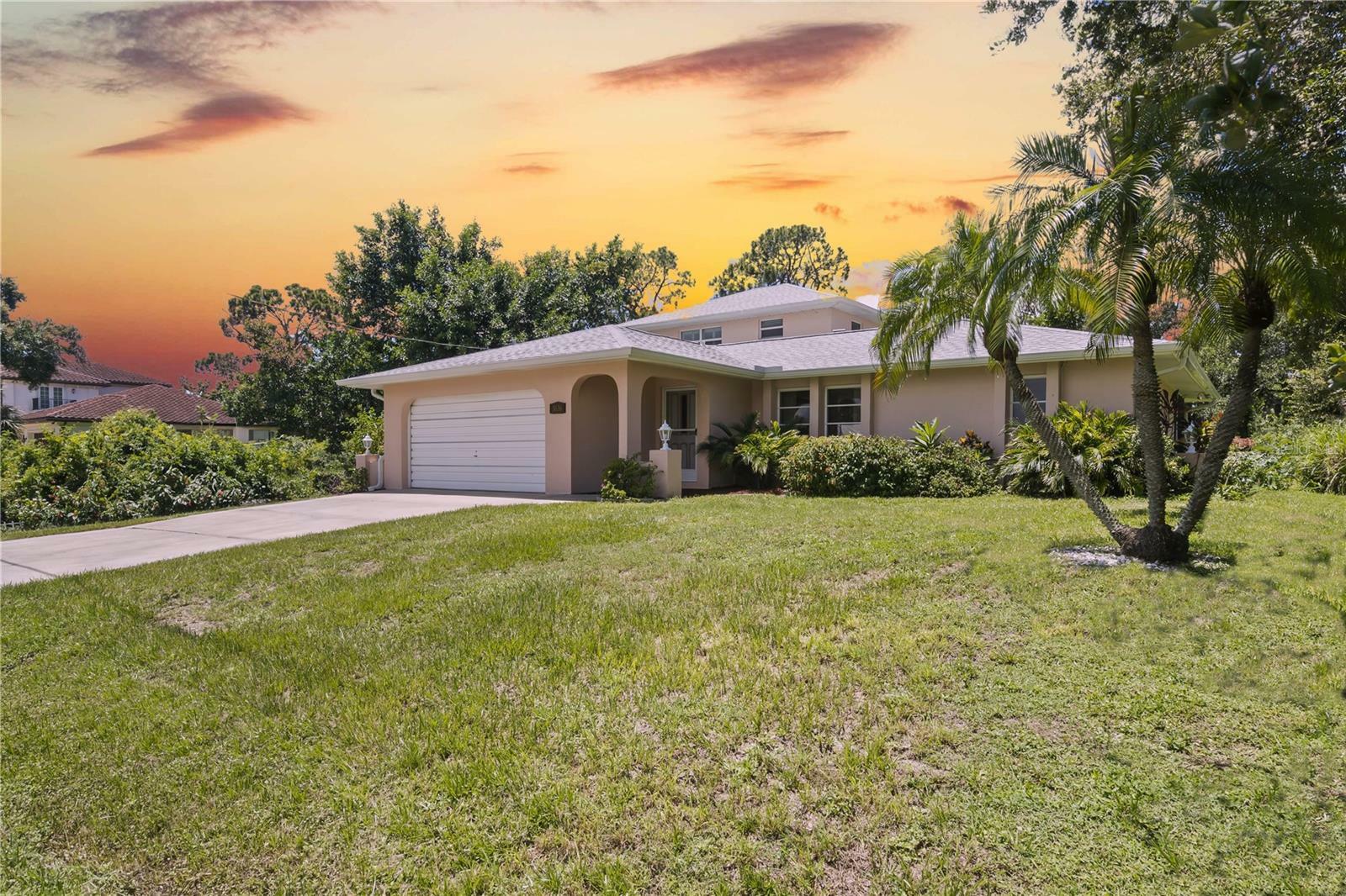 Property Photo:  3636 Roslyn Road  FL 34293 