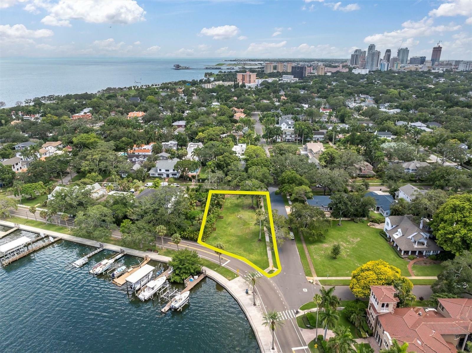 Property Photo: 1956 Coffee Pot Boulevard NE FL 33704