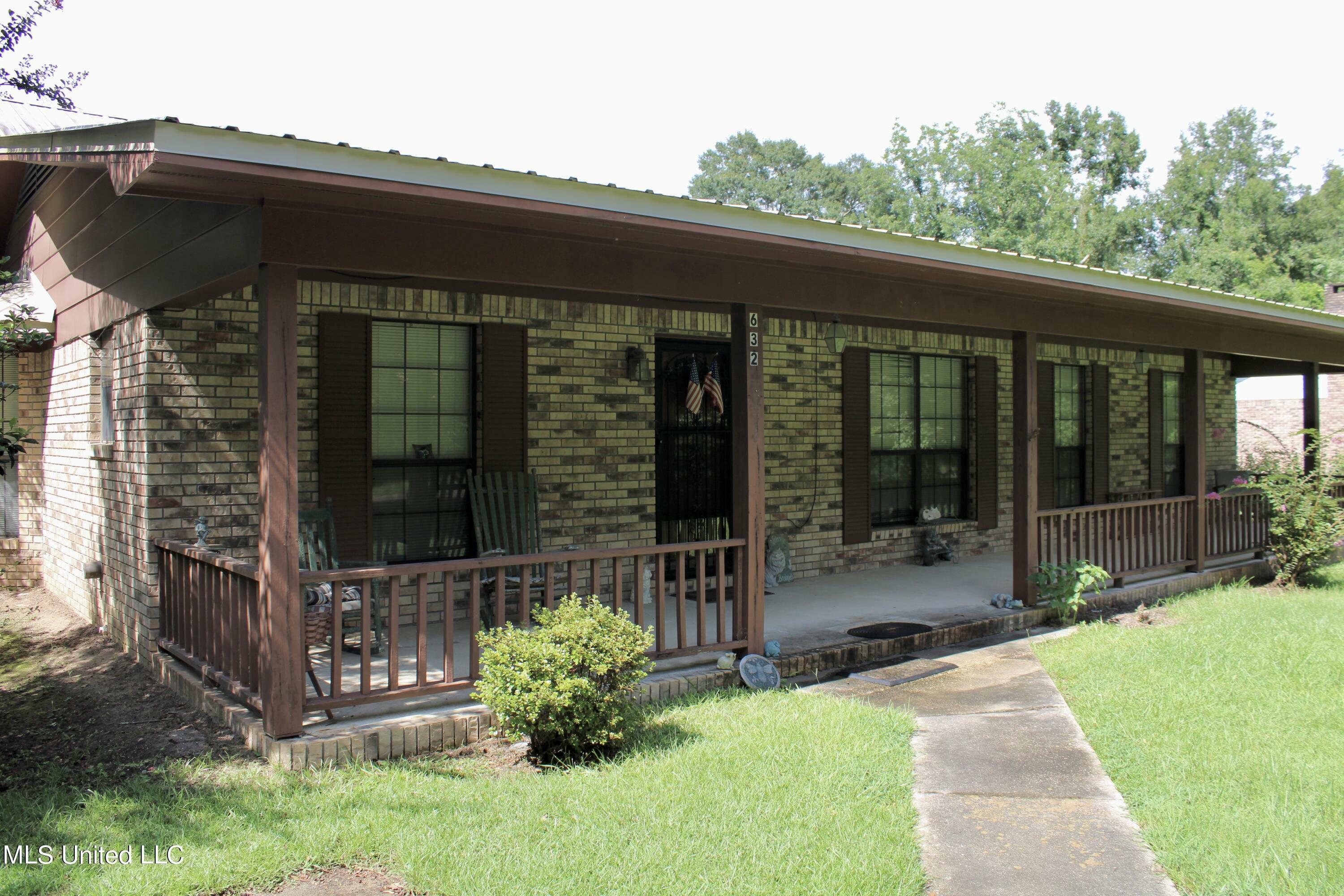 Property Photo:  632 Maples Ave Avenue  MS 39451 