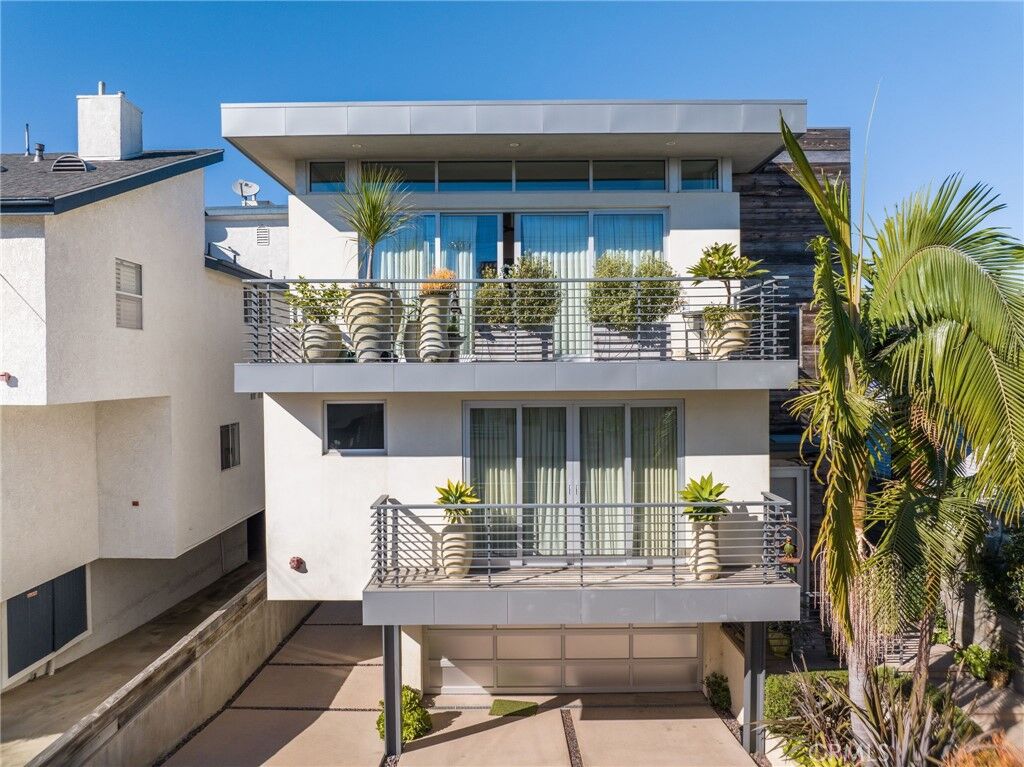 Property Photo: 535 11th Street CA 90254