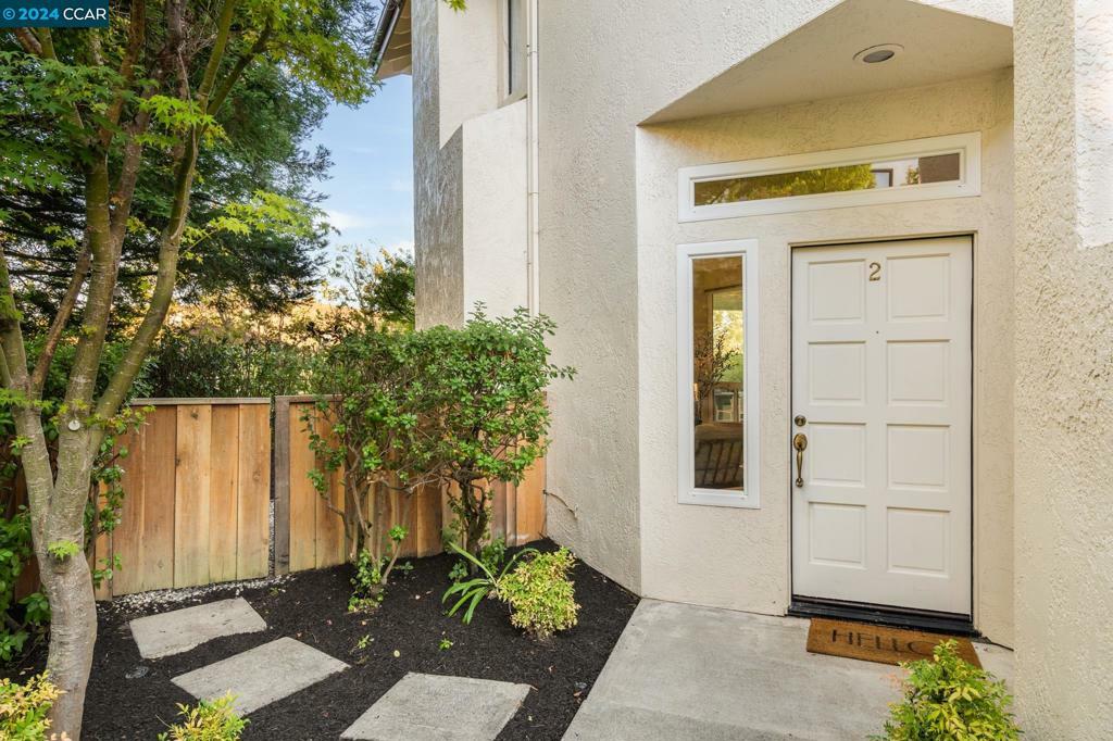 Property Photo: 3077 Lakemont Dr 2 CA 94582