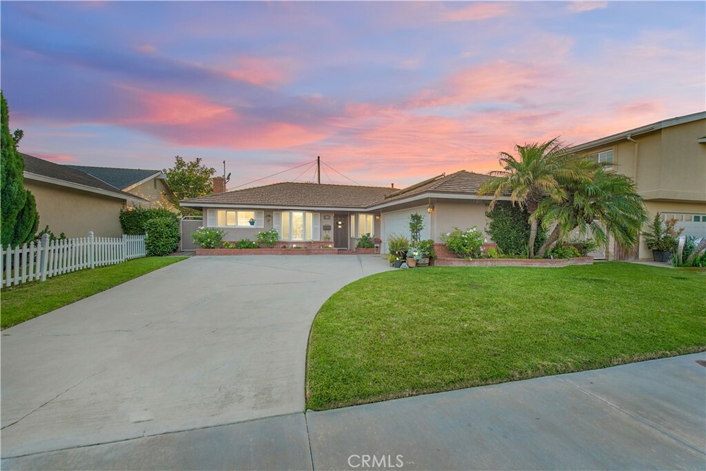 Property Photo:  15741 Aulnay Lane  CA 92647 