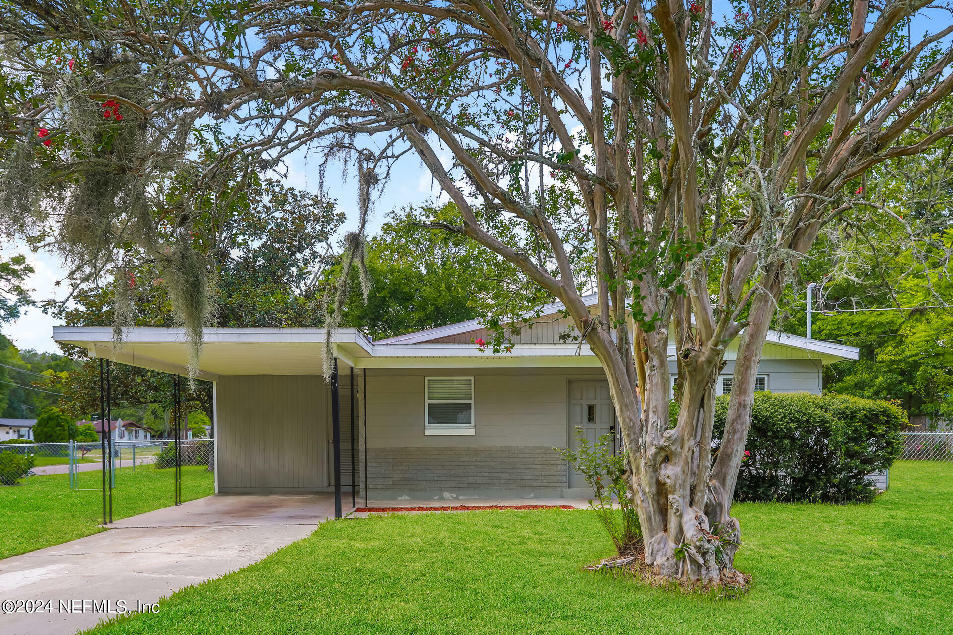 Property Photo:  2332 Burpee Drive  FL 32210 