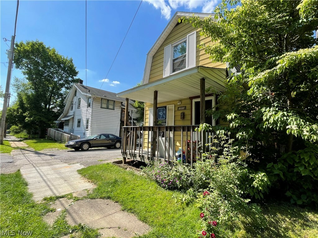 Property Photo:  1500 Hillsdale Avenue  OH 44509 