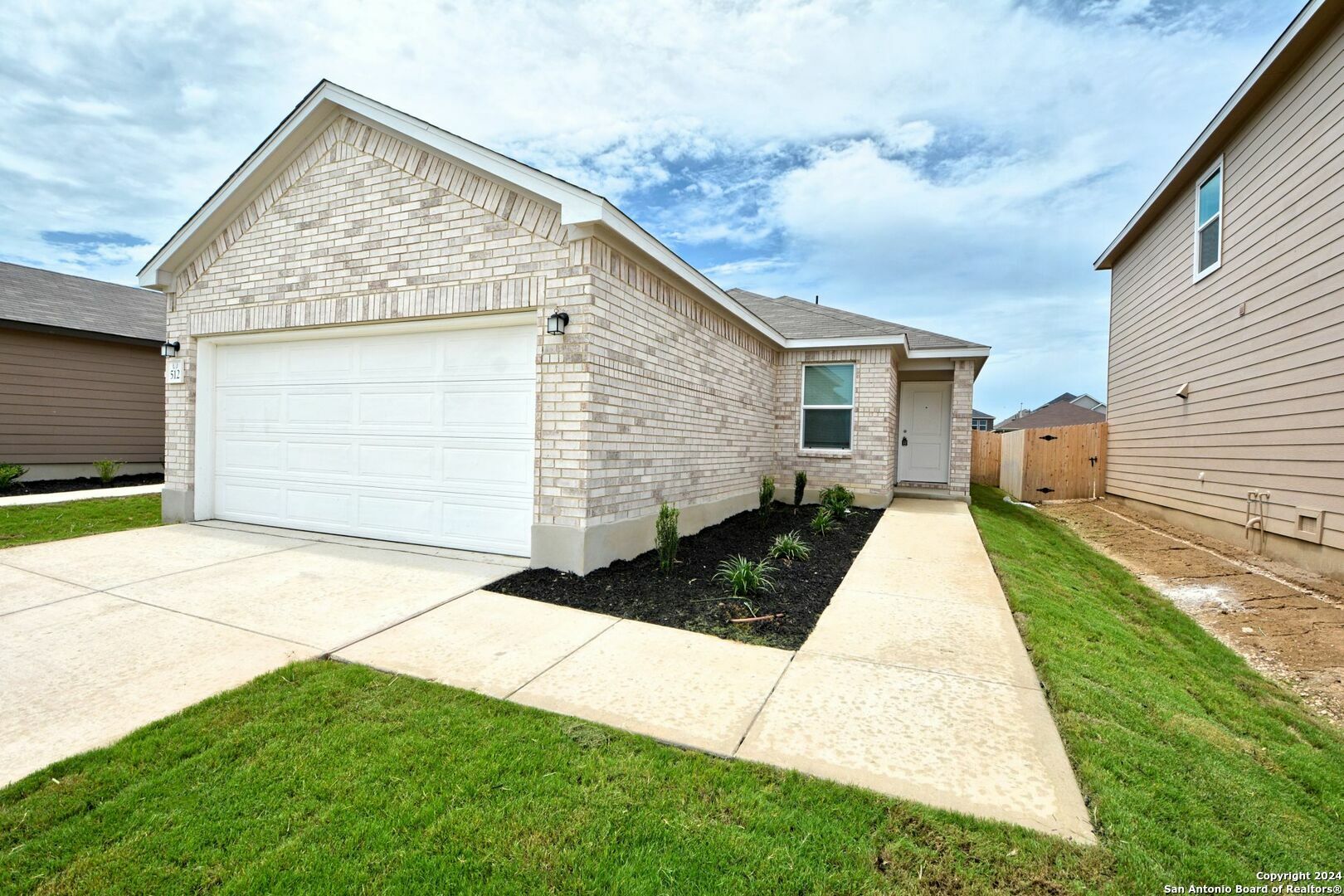 Property Photo:  512 Dakota Creek  TX 78130 