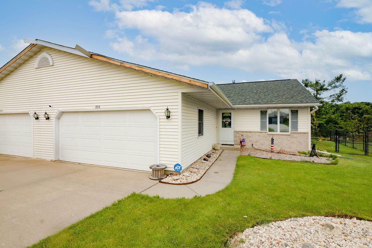 Property Photo:  2214 Dupont Drive  WI 53546 