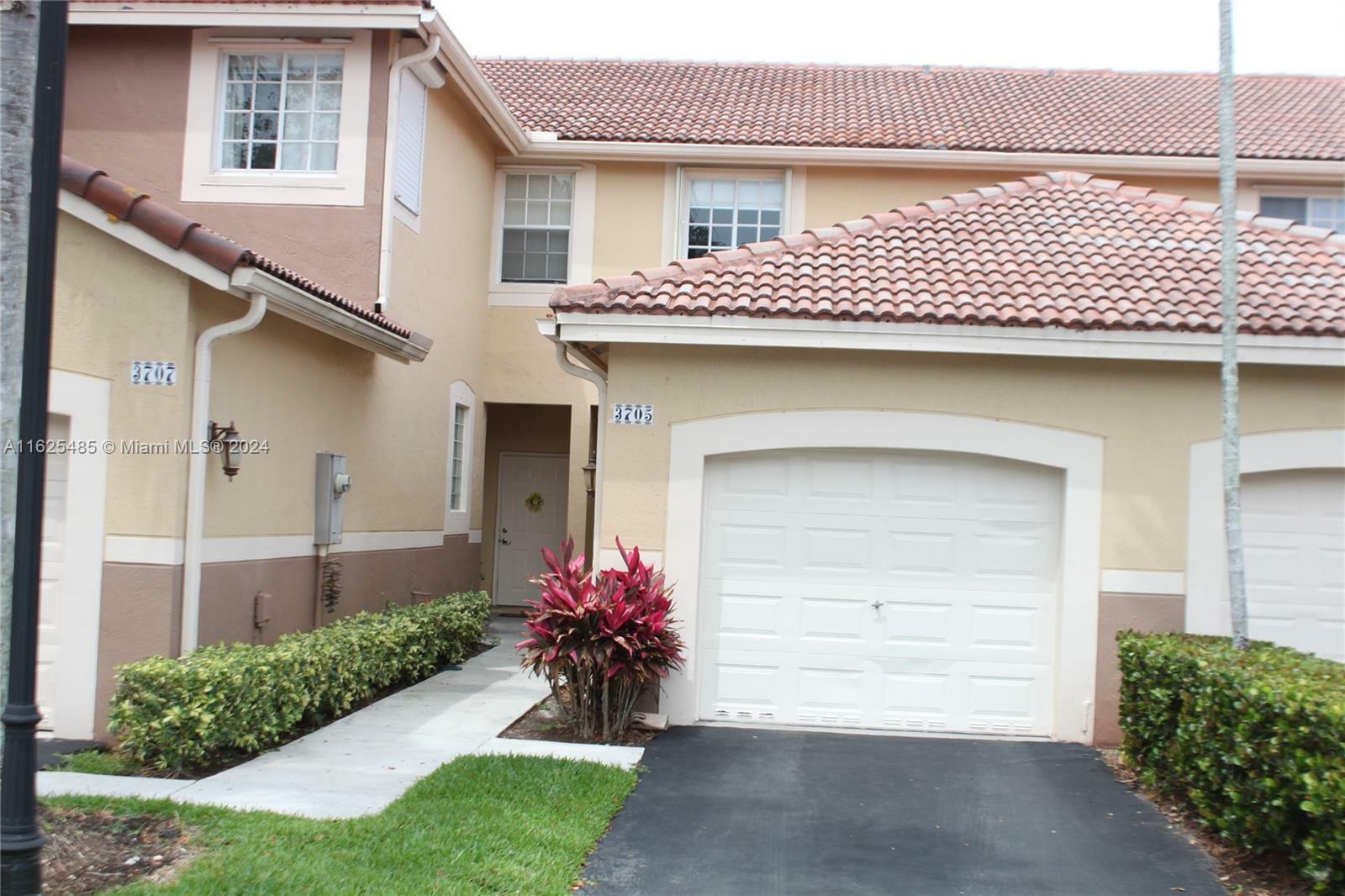 Property Photo:  3705 San Simeon Cir 3705  FL 33331 