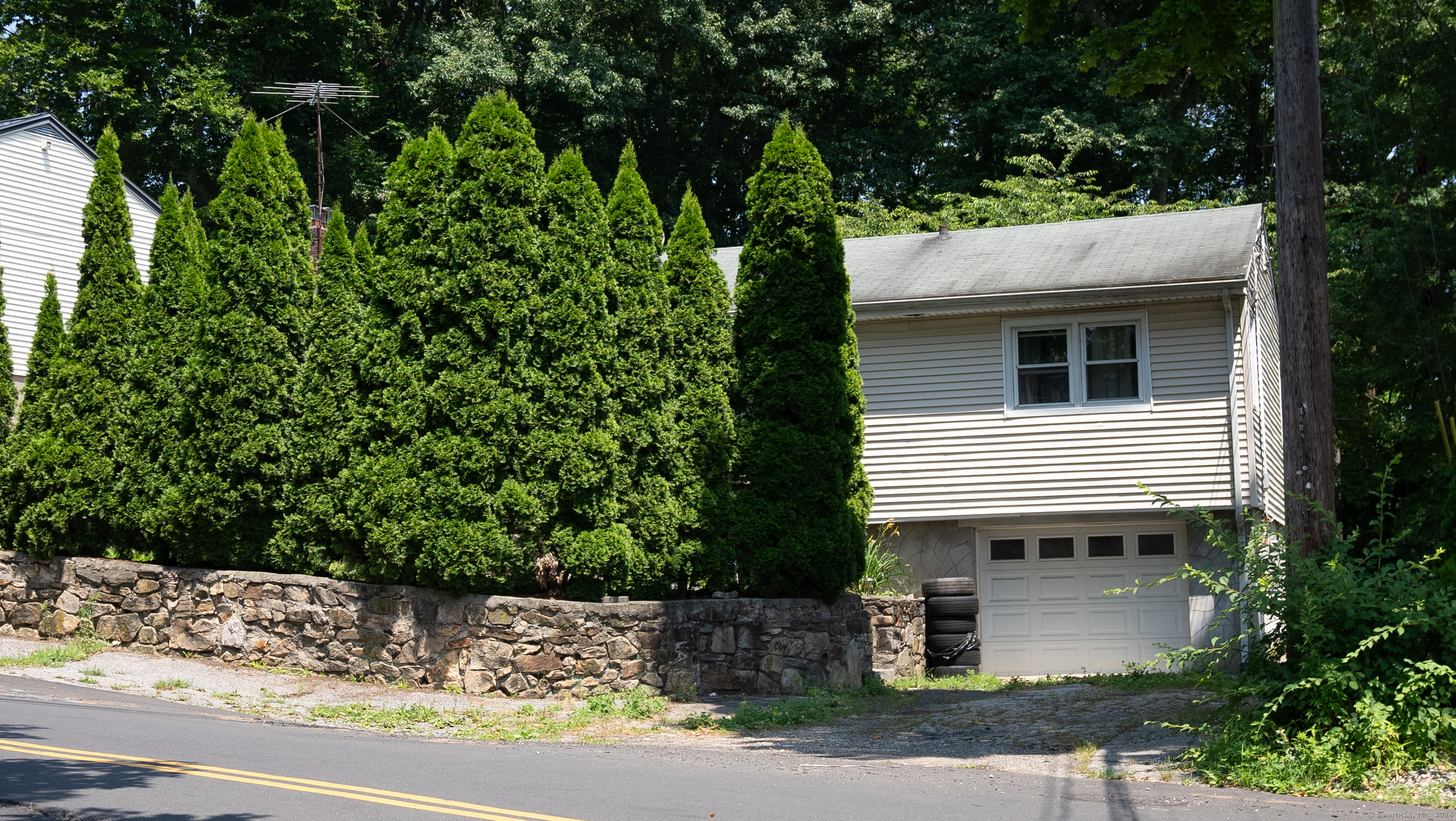 Property Photo:  276 Griffin Avenue  CT 06606 