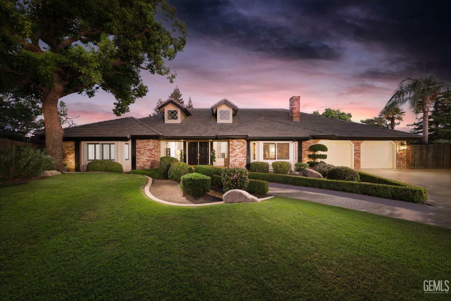 Property Photo: 6213 Ridgetop Terrace CA 93306