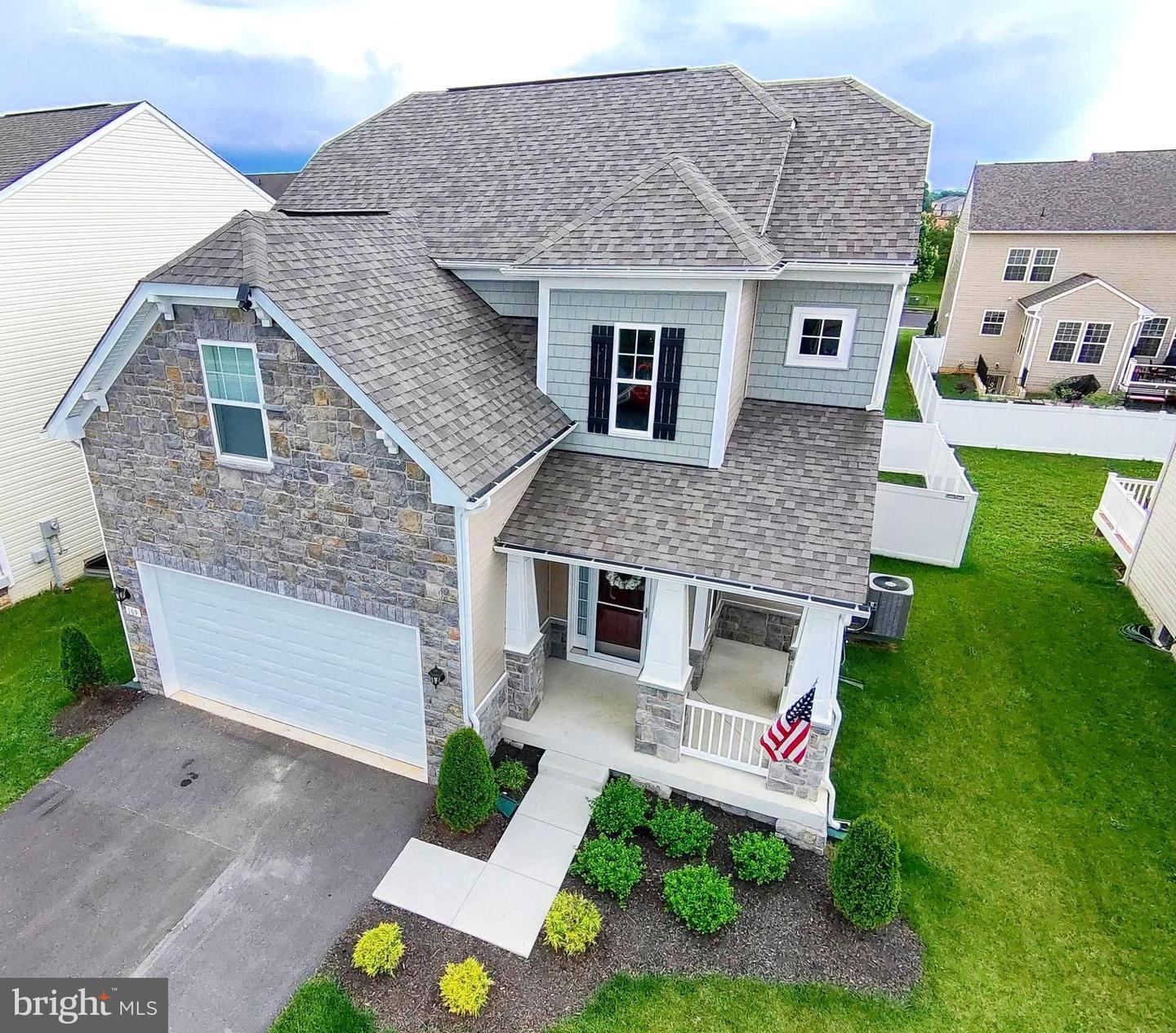 Property Photo: 109 Darden Ct W WV 25403