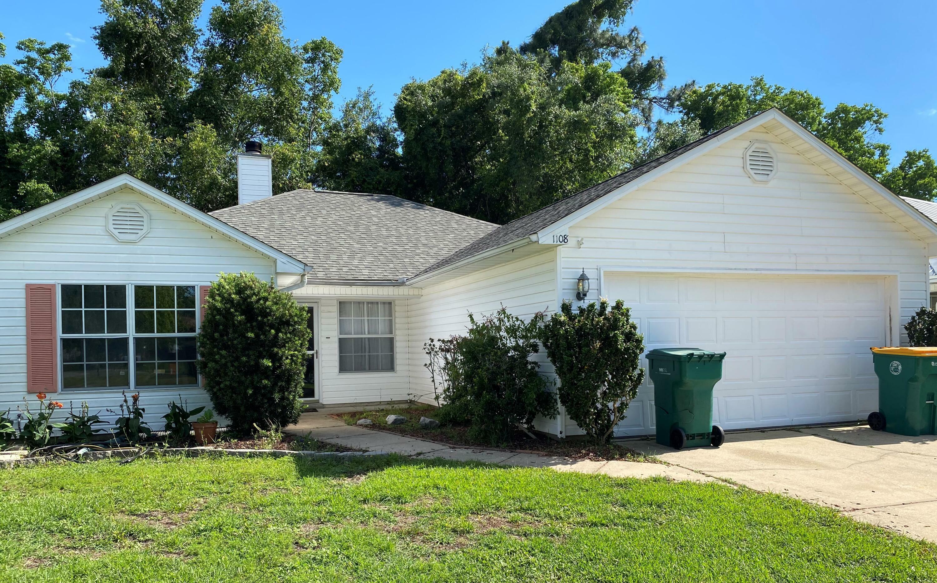 Property Photo:  1108 Sweetbriar Station  FL 32547 