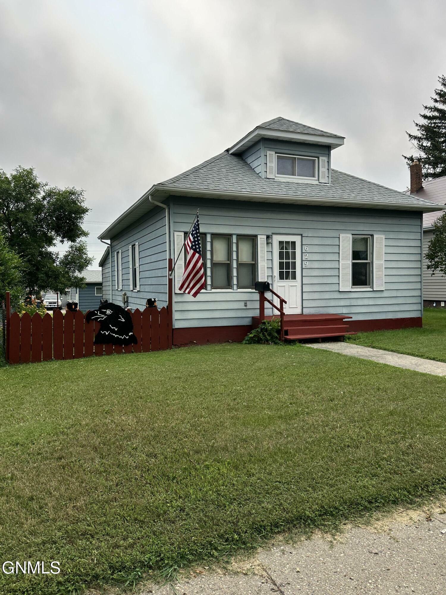 Property Photo:  629 5th Avenue SE  ND 58401 