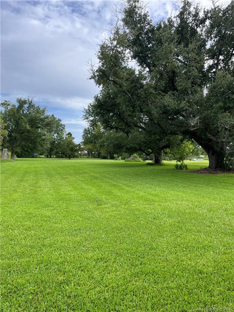 Property Photo:  1209 W Tank Farm Road  LA 70605 