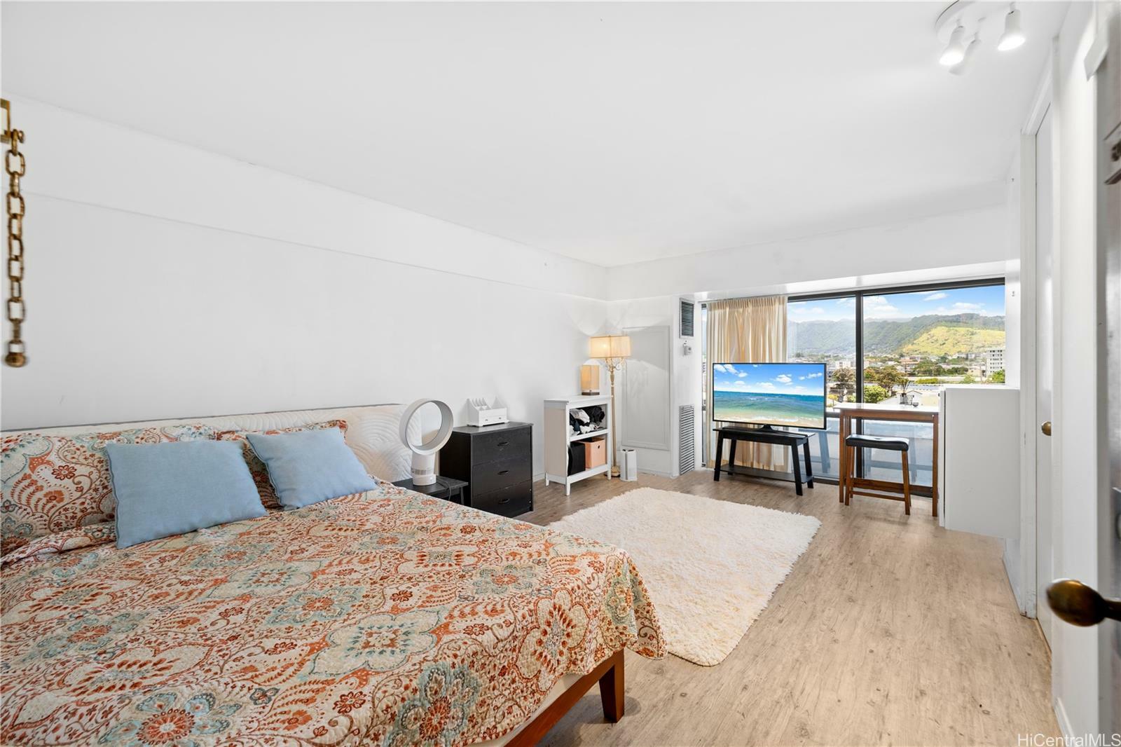 Property Photo:  1750 Kalakaua Avenue 609  HI 96826 