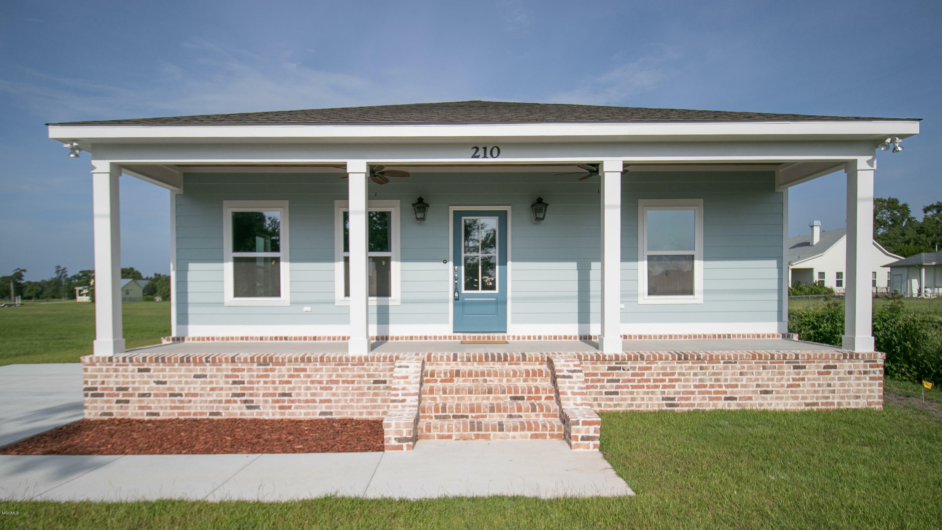 Property Photo:  117 Oak View Avenue  MS 39560 