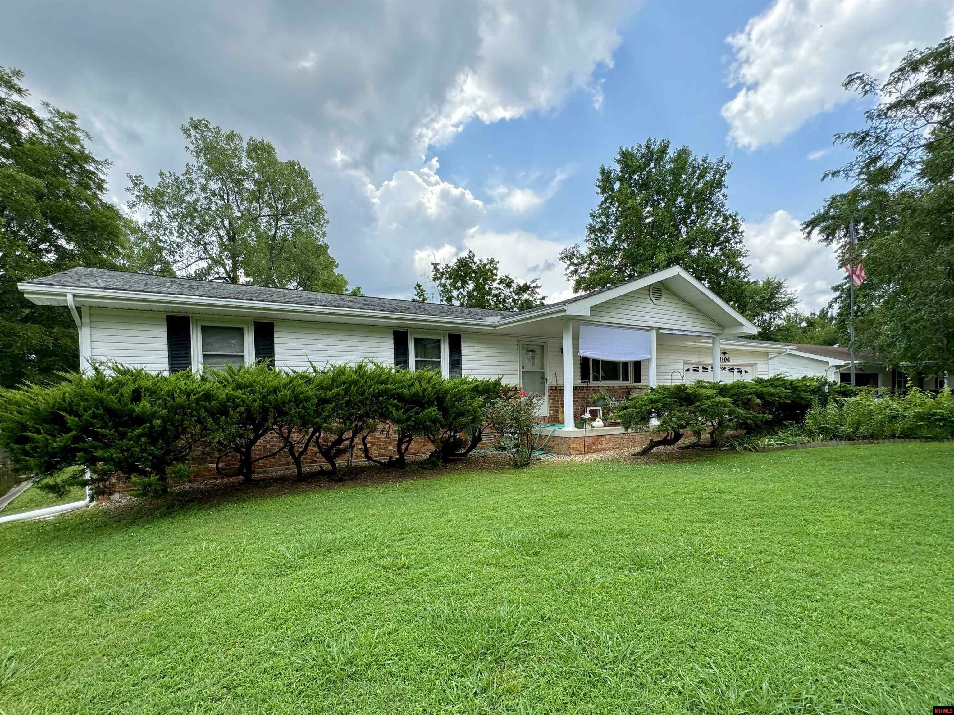 Property Photo: 1106 Overlook Drive AR 72653