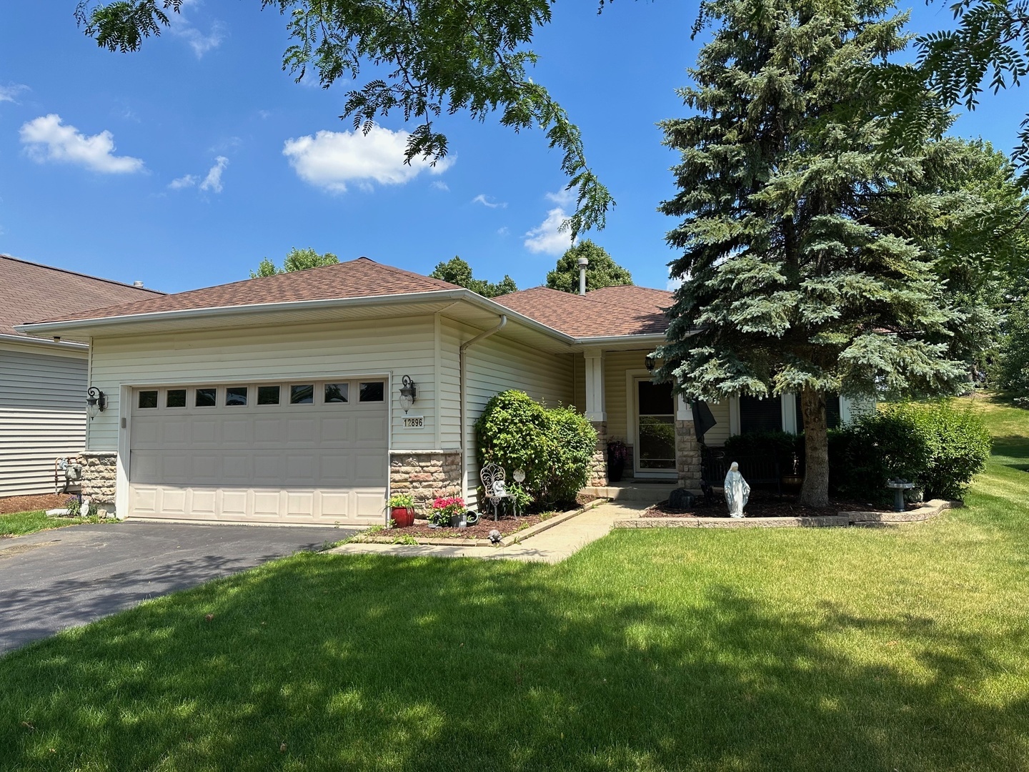 Property Photo:  12896 Oak Grove Drive  IL 60142 