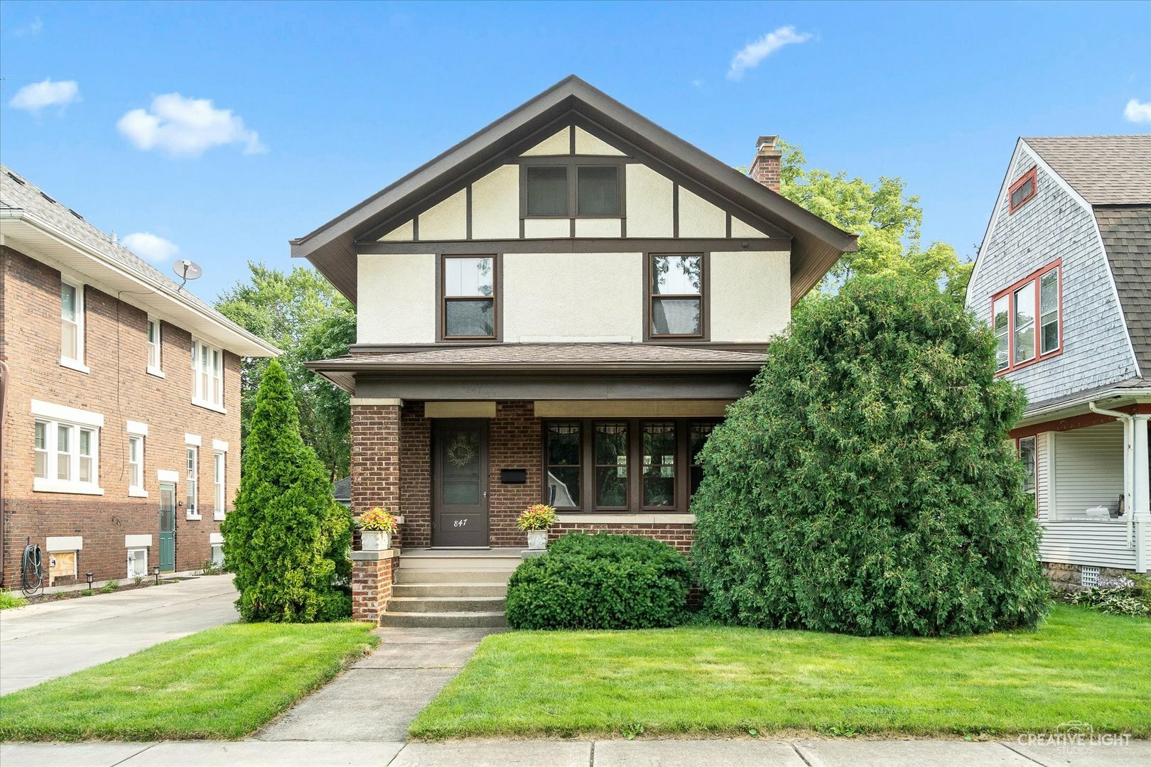 Property Photo:  847 Garfield Avenue  IL 60506 