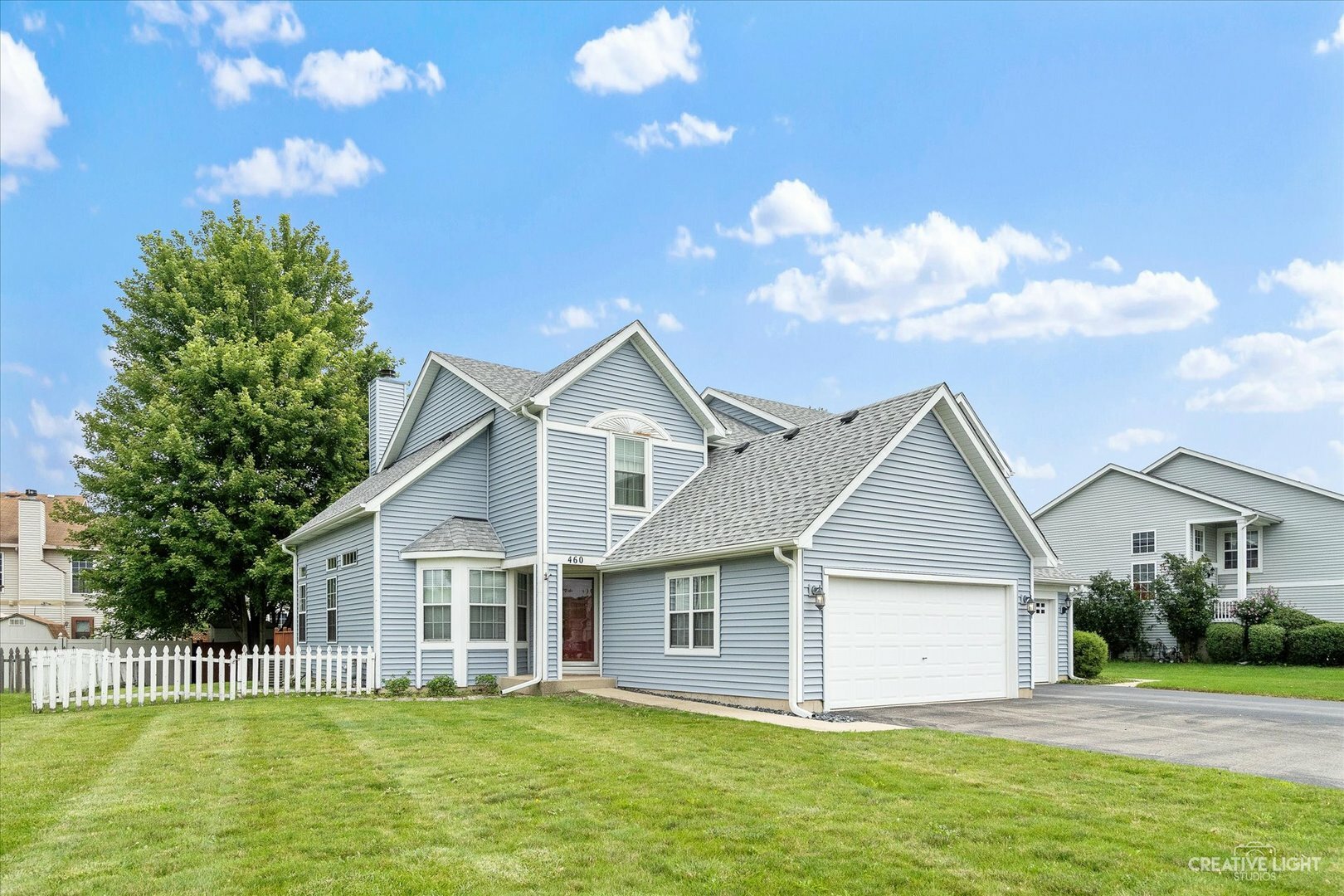 Property Photo:  460 Newport Circle  IL 60543 