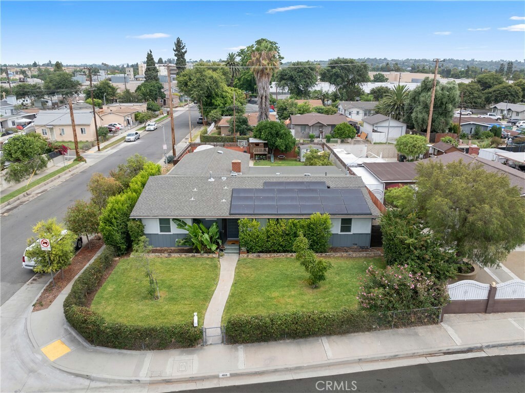 Property Photo:  401 E Valencia Drive  CA 92832 