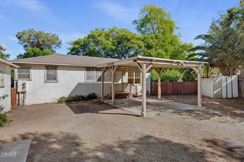 Property Photo:  1322 E E Yanonali Street  CA 93103 