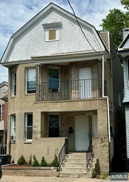 Property Photo:  493 S 17th Street  NJ 07103 