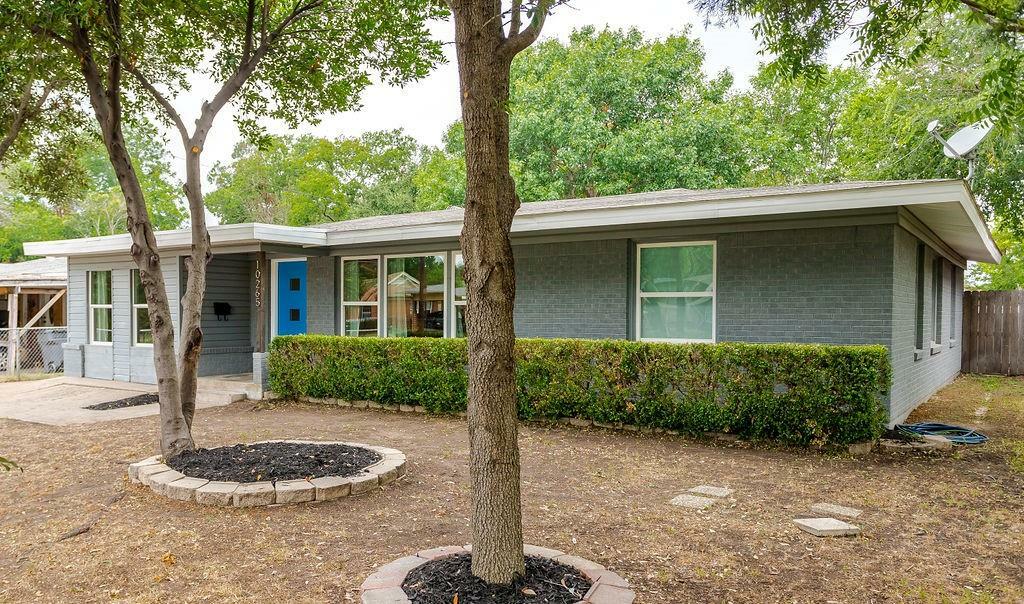 Property Photo: 10265 San Lorenzo Drive TX 75228