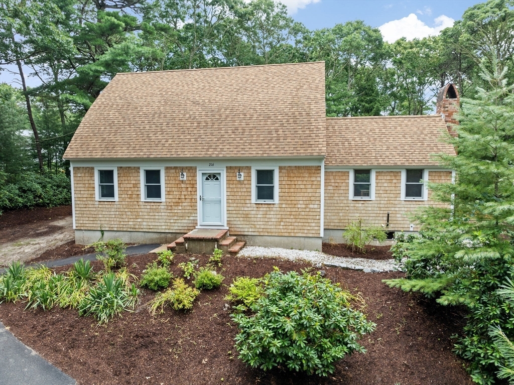 Property Photo:  216 Poponessett Rd  MA 02635 