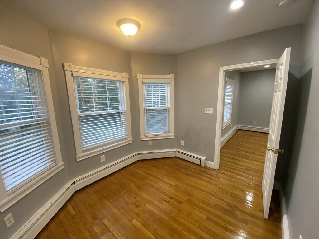 Property Photo: 24 Griggs Ln 2L MA 02186