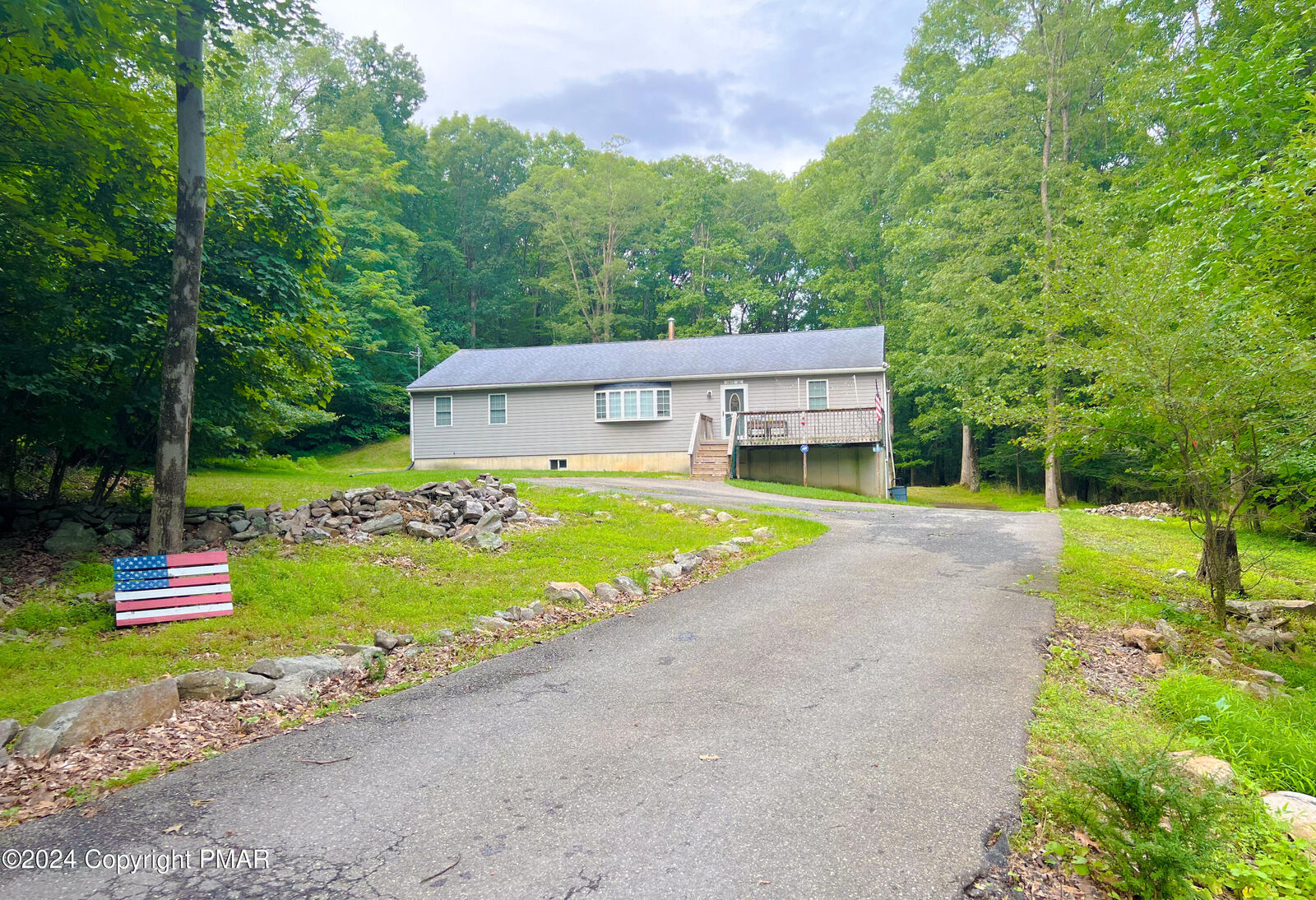 Property Photo: 70 E Creek Drive PA 18235