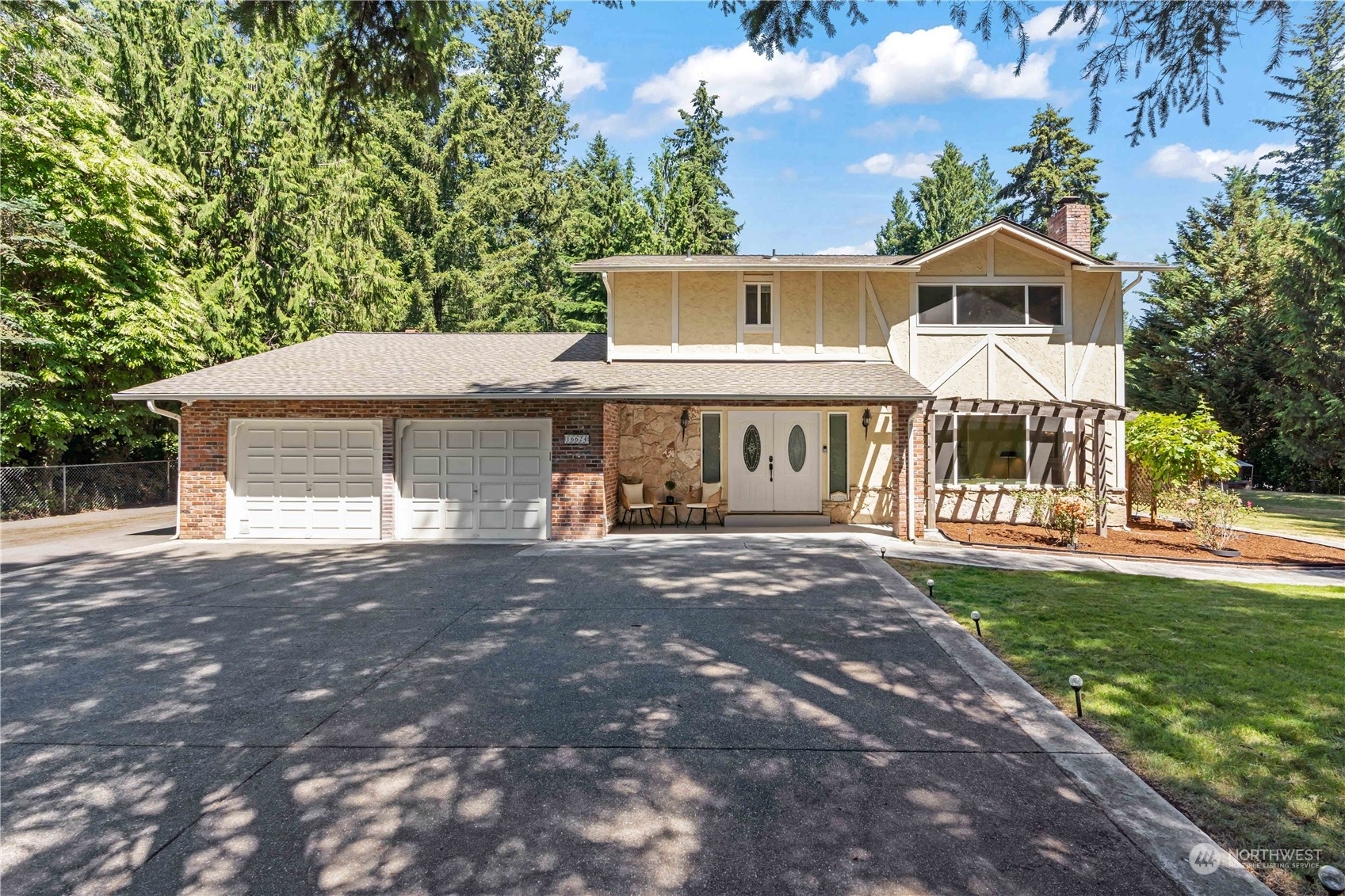 Property Photo:  16624 SE 254th Place  WA 98042 