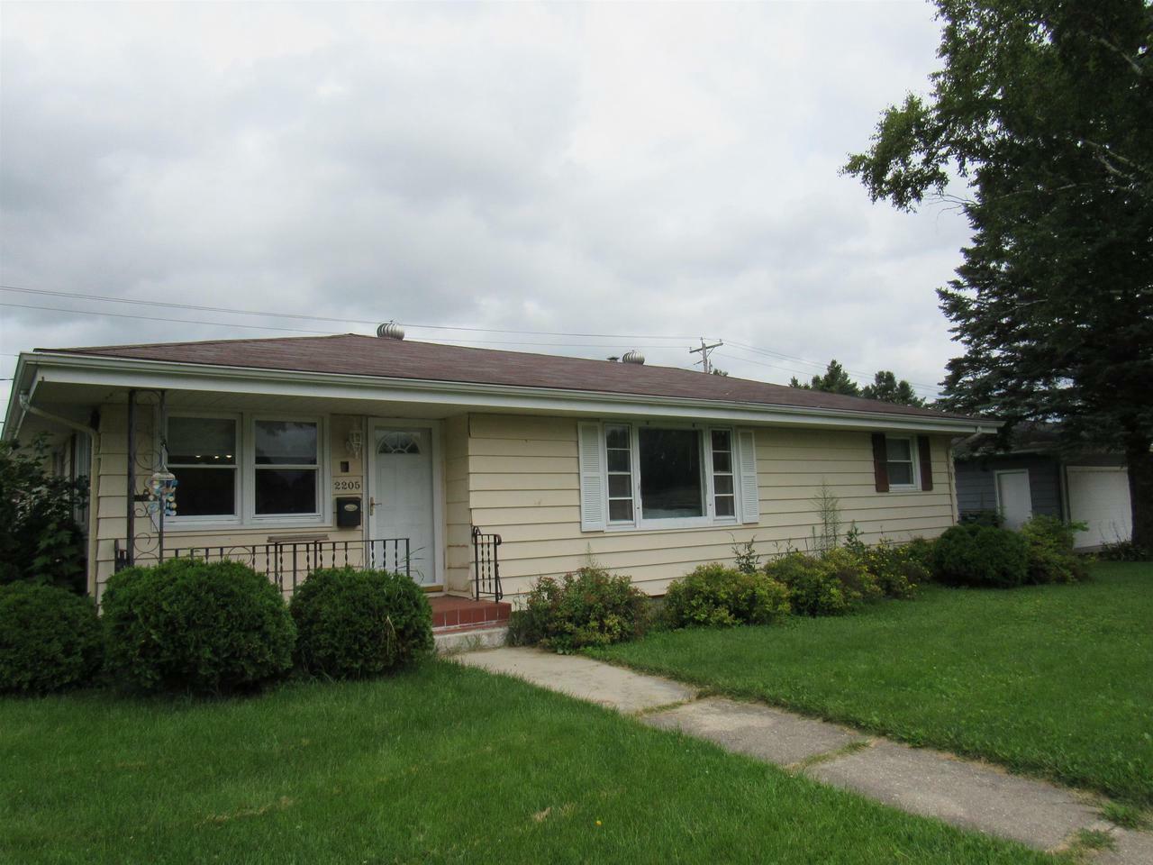 Property Photo:  2205 Mt Vernon Avenue  WI 53545 